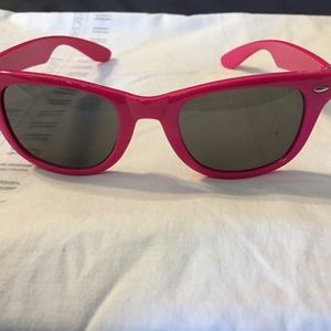 WOMEN'S SUNGLASSES